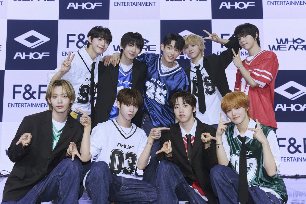 AHOFChart's tweet image. AHOFville!! This account is dedicated for AHOF's KR &amp;amp; Global charts! Please follow us for more updates 
#AHOF #아홉 @AHOF_official
