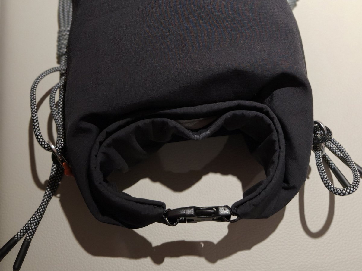 IM_Thibeau's tweet photo. 🎒K&amp;F CONCEPT Sling Bag ini jawabannya:
✔️ Muat 1 kamera + lensa + baterai
✔️ Klip magnetik tersembunyi — cepat &amp; aman
✔️ Inner liner bisa dilepas
✔️ Desain simpel, ringan, nggak mencolok

Minimal di luar, cerdas di dalam.
Cocok buat street &amp; trip singkat. 🔥
#kfconcept #slingbag https://t.co/0vJtriZDEv