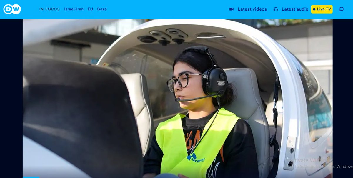 Minelle Faruqi from Karachi is Pakistan's youngest commercial pilot. She was just 18 years old when she earned her wings.

dw.com/en/pakistan-fe…