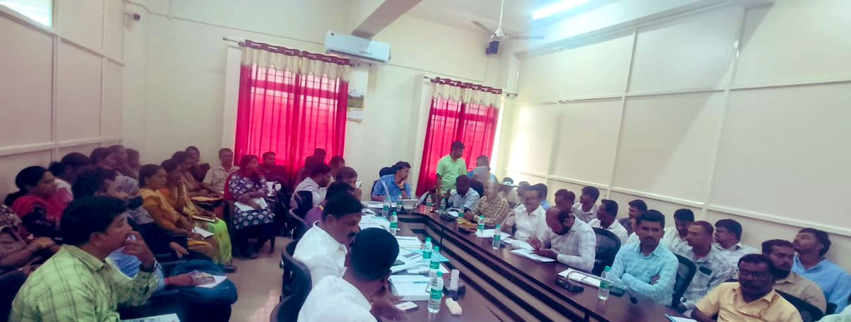 Zilla Panchayat Ramanagara (@zpramanagara) on Twitter photo ಇಂದು ಬೆಂಗಳೂರು ದಕ್ಷಿಣ ಜಿ.ಪಂ #CEO_Anmol_Jain IAS ರವರು ಕನಕಪುರ ತಾ. ಪಂ. ಸಭಾಂಗಣದಲ್ಲಿ ನಾಲ್ಕು ತಾಲ್ಲೂಕಿನ ತಾಲ್ಲೂಕು ಮಟ್ಟದ ಅಧಿಕಾರಿಗಳು ಹಾಗೂ ಗ್ರಾ. ಪಂ. ಅಭಿವೃದ್ಧಿ ಅಧಿಕಾರಿಗಳೊಂದಿಗೆ ಗ್ರಾಮೀಣಾಭಿವೃದ್ಧಿ ಮತ್ತು ಪಂಚಾಯತ್ ರಾಜ್ ವಿಷಯಗಳ ಕುರಿತು ಪ್ರಗತಿ ಪರಿಶೀಲನಾ ವೀಡಿಯೋ ಸಂವಾದ ಸಭೆ ನಡೆಸಿದರು
<a href="/IASassociation/">IAS Association</a> ಇಂದು ಬೆಂಗಳೂರು ದಕ್ಷಿಣ ಜಿ.ಪಂ #CEO_Anmol_Jain IAS ರವರು ಕನಕಪುರ ತಾ. ಪಂ. ಸಭಾಂಗಣದಲ್ಲಿ ನಾಲ್ಕು ತಾಲ್ಲೂಕಿನ ತಾಲ್ಲೂಕು ಮಟ್ಟದ ಅಧಿಕಾರಿಗಳು ಹಾಗೂ ಗ್ರಾ. ಪಂ. ಅಭಿವೃದ್ಧಿ ಅಧಿಕಾರಿಗಳೊಂದಿಗೆ ಗ್ರಾಮೀಣಾಭಿವೃದ್ಧಿ ಮತ್ತು ಪಂಚಾಯತ್ ರಾಜ್ ವಿಷಯಗಳ ಕುರಿತು ಪ್ರಗತಿ ಪರಿಶೀಲನಾ ವೀಡಿಯೋ ಸಂವಾದ ಸಭೆ ನಡೆಸಿದರು
<a href="/IASassociation/">IAS Association</a>