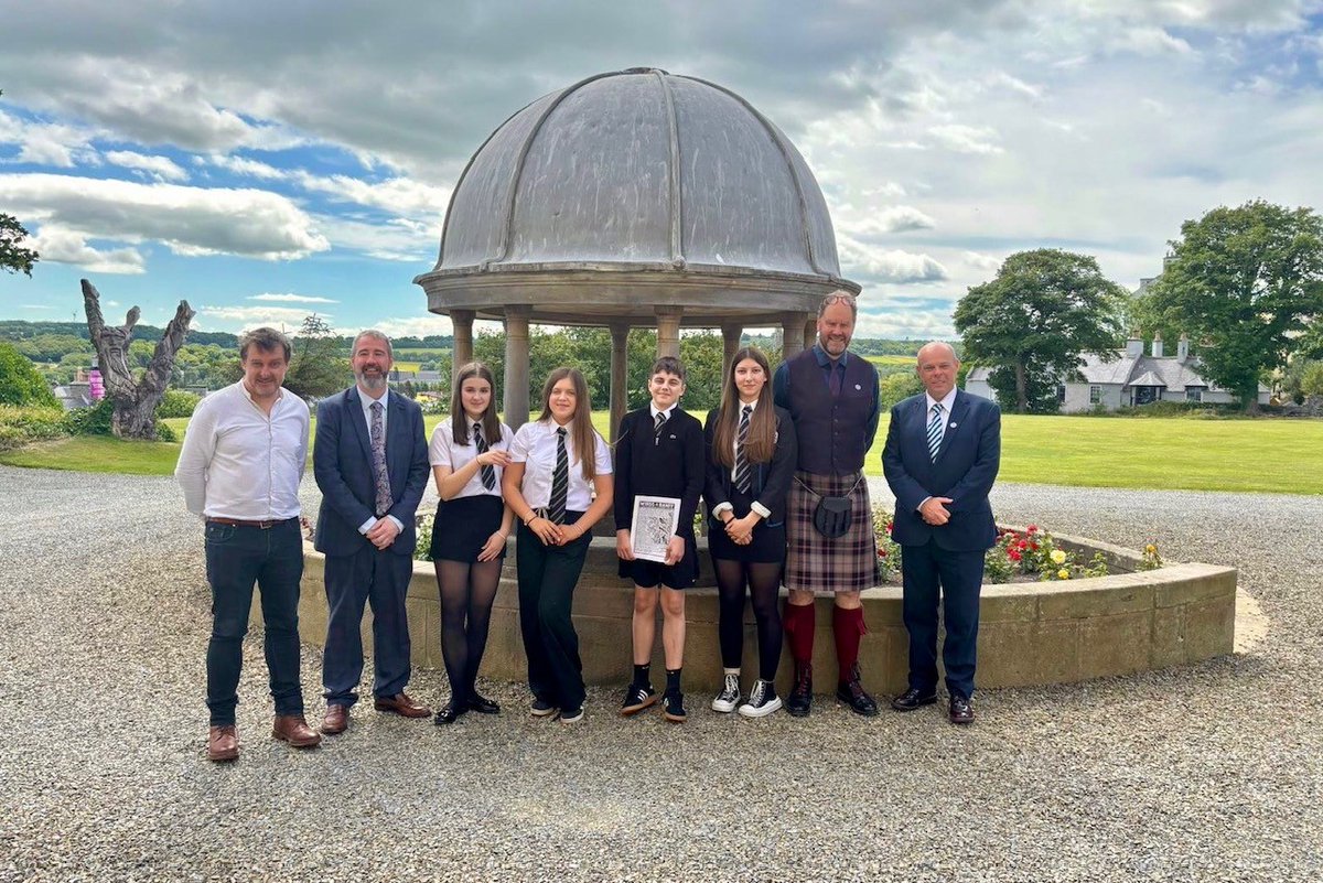BanffAcademyBXA's tweet image. Yesterday we were joined at Banff Castle with Scotland’s Makar, Dr Pàdraig MacAoidh, & Dr Fairbairn to celebrate the culmination of our Expeditions project on Language, Land, & Legacy.
Pupils showcased products that explored Doric, local biodiversity, & sustainability🌱📖