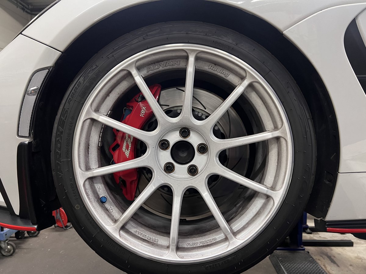 kojima_6969's tweet photo. 距離は9000キロです🚗
ちなみにD2ブレーキです https://t.co/qNuJvxAJWV