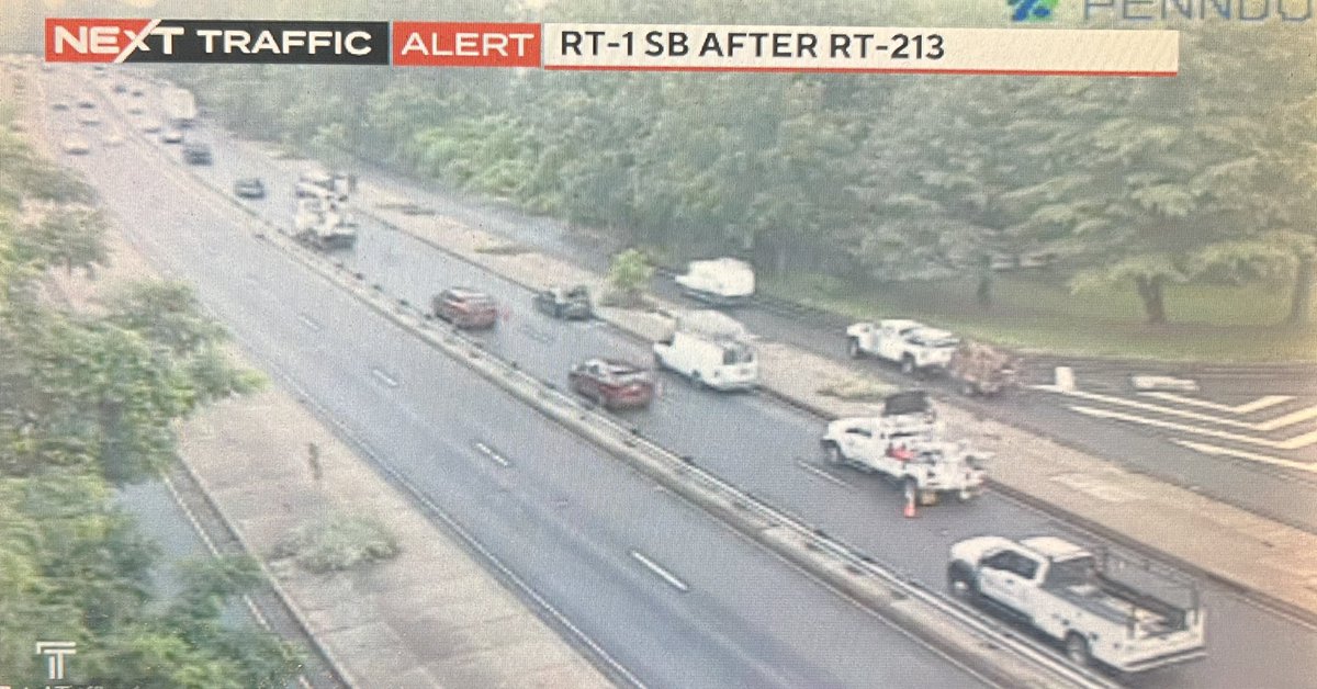 kimhudsontv's tweet image. A #crash on RT-1 SB after RT-213 / Maple Ave. is blocking the right lane in Bucks Co., PA. #severweather #slickroads #patraffic #buskcopa @CBSPhiladelphia