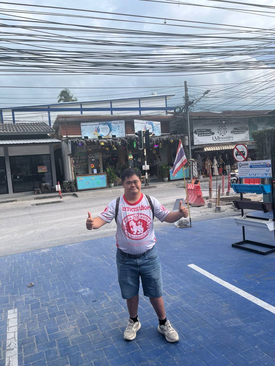 Remember who this is all for!

$SUPERMARK against all the odds is living his best life and it is up to us to make him a viral legend!

Only a matter of time til the MMA community and top influencers pick up on this!