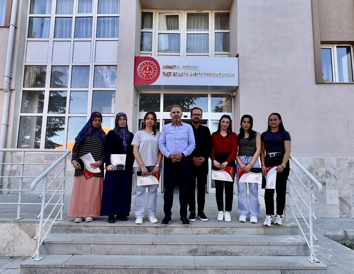 Yalvaç İlçe Milli Eğitim Müdürlüğü (@yalvacmem) on Twitter photo İlçe Millî Eğitim Müdürümüz Sayın Dr. Ahmet ARMUTOĞLU, İlçe Millî Eğitim Müdürlüğümüzde görev yapan İşgücü Uyum Programı (IUP) personellerine, görev sürelerinin sona ermesi dolayısıyla teşekkür belgeleri takdim etti.
<a href="/tcmeb/">Millî Eğitim Bakanlığı</a>
<a href="/Abdullah_Erin47/">Abdullah ERİN</a>
<a href="/recai_ocak/">Recai Ocak</a>
<a href="/AhmetArmutoglu_/">Ahmet Armutoğlu</a> İlçe Millî Eğitim Müdürümüz Sayın Dr. Ahmet ARMUTOĞLU, İlçe Millî Eğitim Müdürlüğümüzde görev yapan İşgücü Uyum Programı (IUP) personellerine, görev sürelerinin sona ermesi dolayısıyla teşekkür belgeleri takdim etti.
<a href="/tcmeb/">Millî Eğitim Bakanlığı</a>
<a href="/Abdullah_Erin47/">Abdullah ERİN</a>
<a href="/recai_ocak/">Recai Ocak</a>
<a href="/AhmetArmutoglu_/">Ahmet Armutoğlu</a>