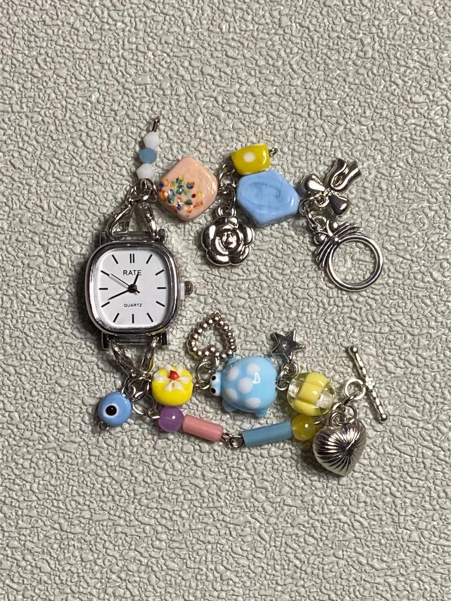pelangisesaat's tweet photo. cute watch beads bracelet

thread https://t.co/i2vWqpokFL