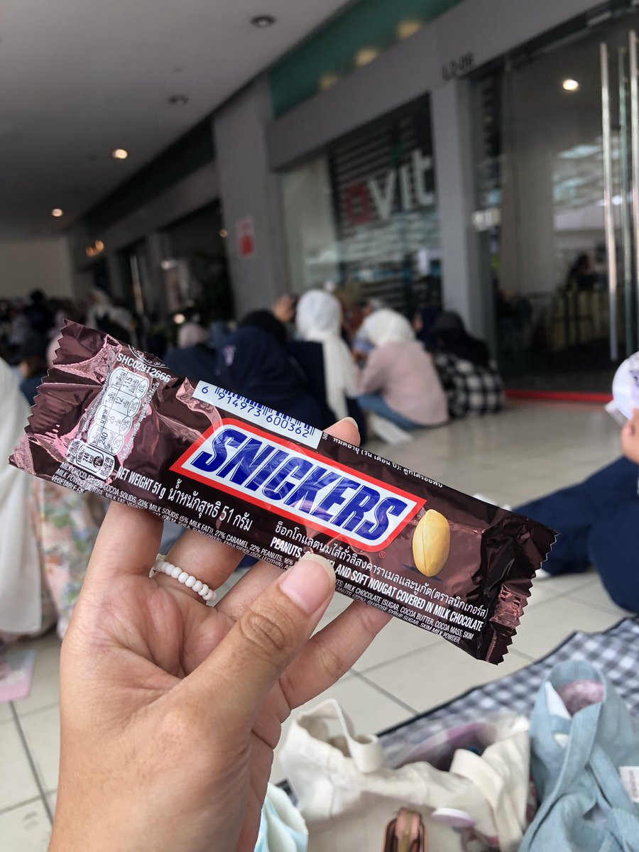 jeonghaniac's tweet photo. sealed album (alhamdulillah rezeki) + 1 bar snickers + 1 svt stickynotes from gumball draw 😚 https://t.co/0lHFU5RIkZ