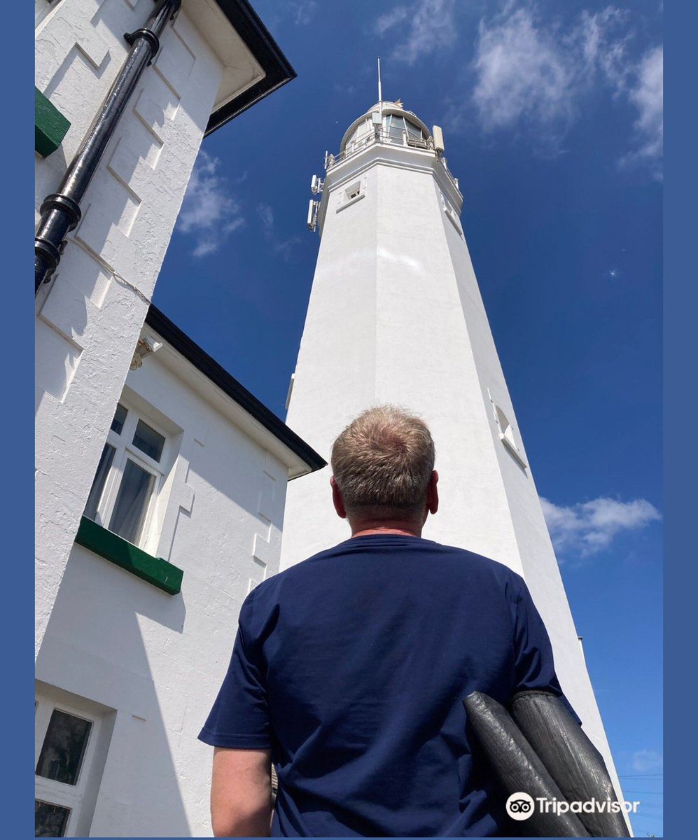 🚶♀️ Climb to the top!
Withernsea Lighthouse is open daily for breathtaking views and local heritage.
⏰ Weekdays: 11am–5pm | Weekends: 12pm–4pm
🎟️ Last entry: 30 mins before close
