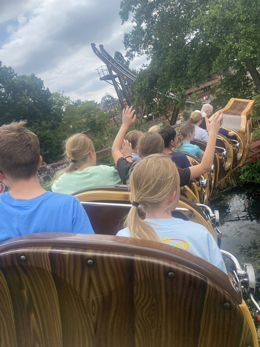 SwithPrimarySch's tweet image. Lots of rides ridden and lots of fun being had! #Class4Swithland