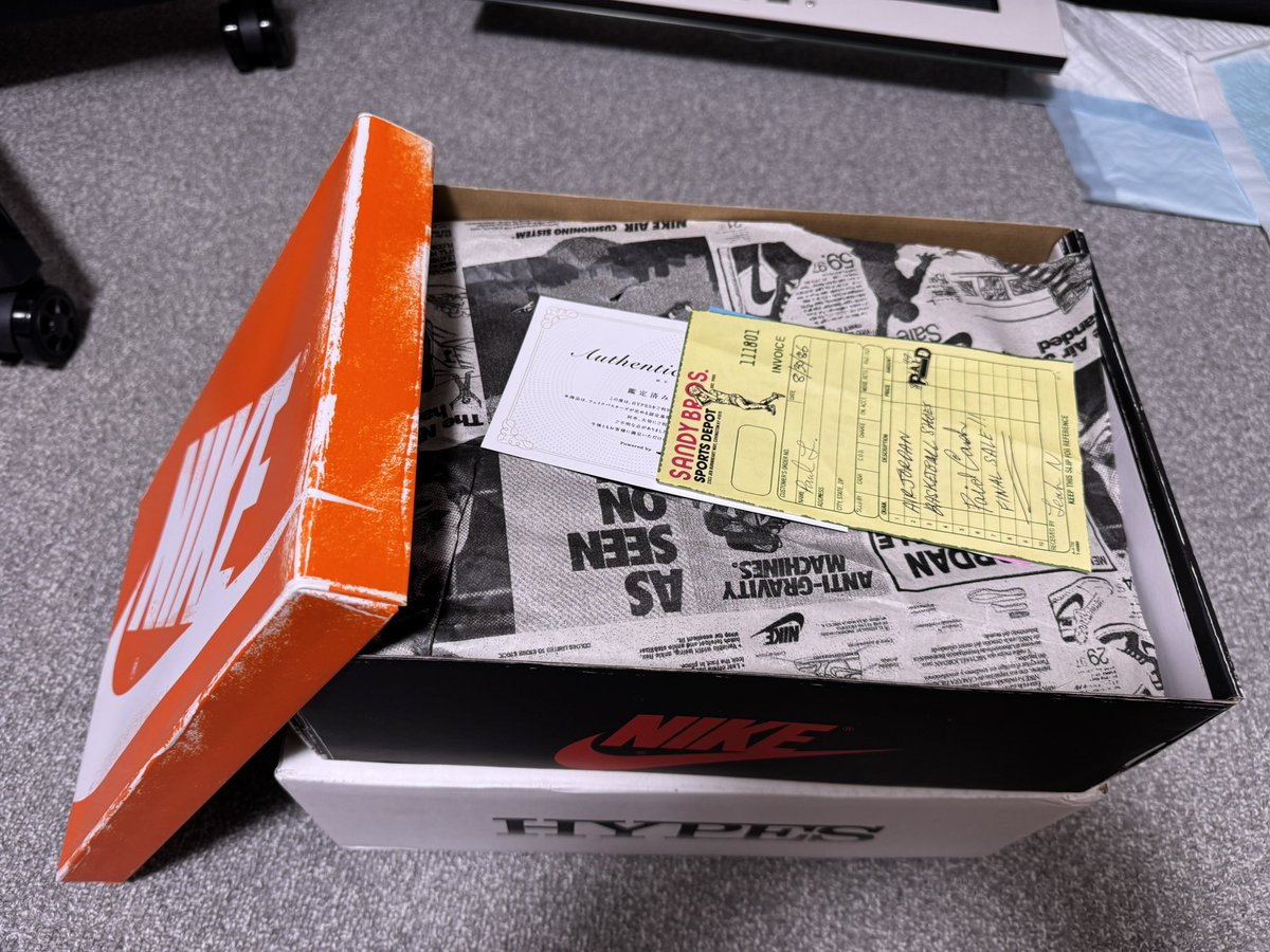 killerquena's tweet photo. HYPES当選品到着早！
こんなに早いとは思わなかったから嬉しい😃他のガチャ屋さんとは違うな、、
#HYPES当選
#スニーカーガチャ https://t.co/qJeYtv6tDG