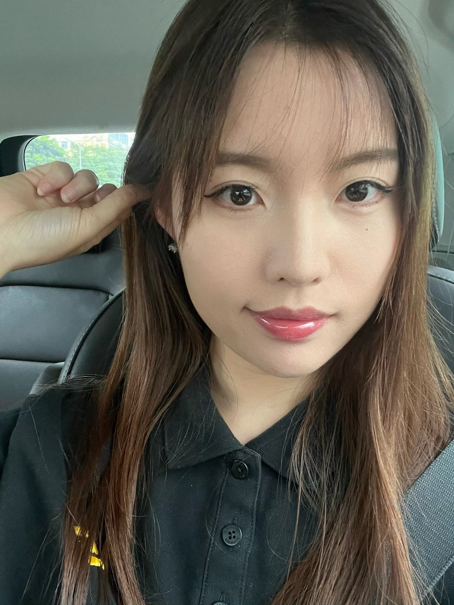 pearbinance's tweet image. 换上 #Binance 皮肤出门咯