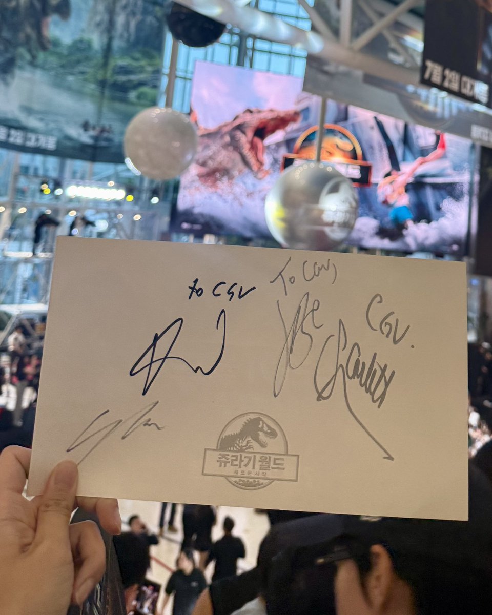 씨지비..성공했다..

#쥬라기월드_새로운시작
#스칼렛요한슨 #루퍼드프렌드 #가렛에드워즈 #조나단베일리