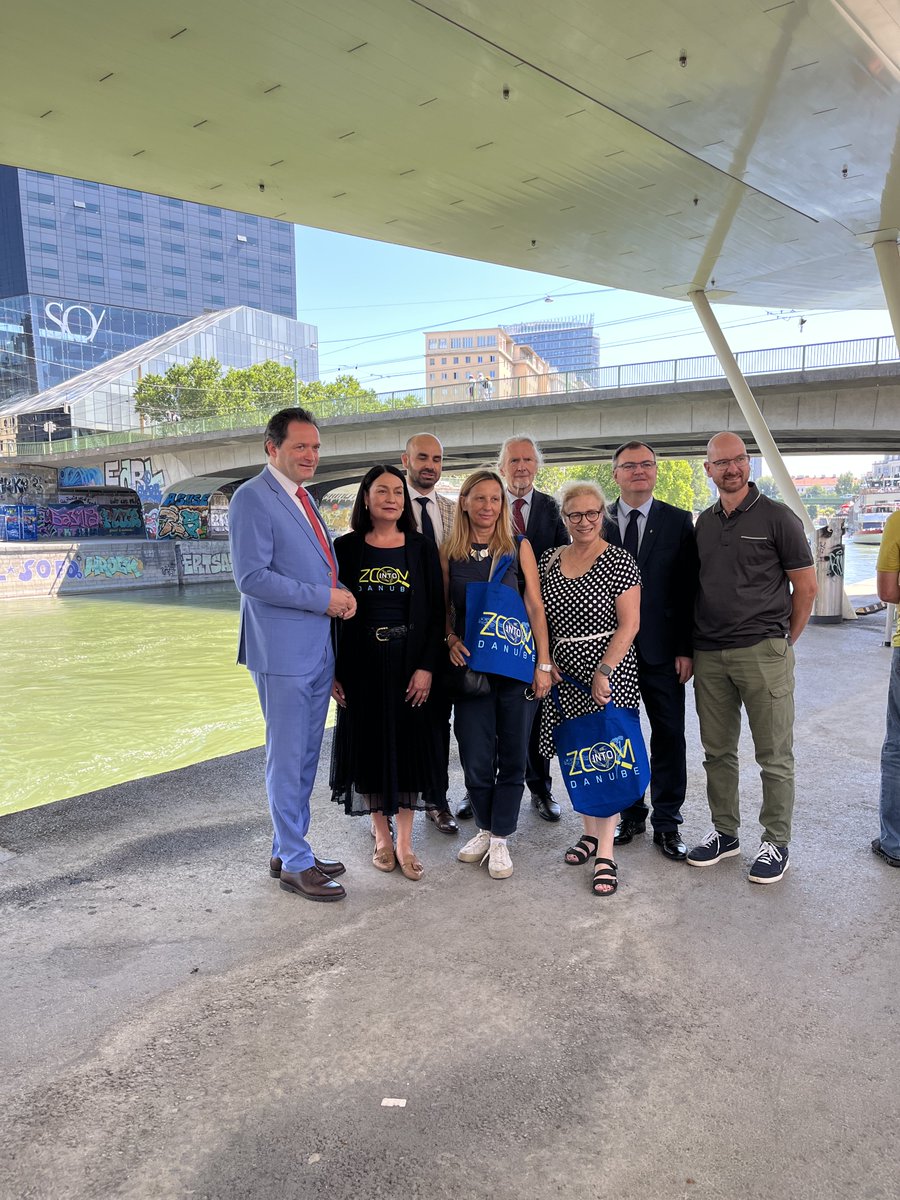 ICPDR_ORG's tweet photo. 🎉 #JDS5 is launched! 🌍 Today we kicked off the world’s largest surface water monitoring project in Vienna! 🔬 At the kick-off-event: Federal Minister Norbert Totschnig, BMLUK, ICPDR President Lidija Globevnik &amp; ICPDR Executive Secretary Birgit Vogel. 👉 https://t.co/RuiMj7emw1 https://t.co/wONYFYb2Pm