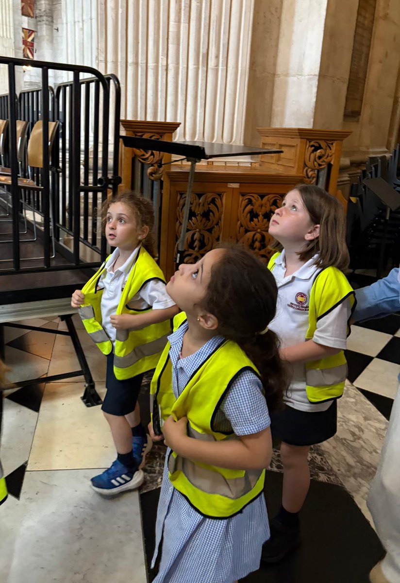 Instituto Español Vicente Cañada Blanch (@canada_blanch) on Twitter photo 1º visita la majestuosa Catedral de St. Paul ⛪✨ ¡Una subida épica a la cúpula, historia, arte y vistas inolvidables de Londres! 🇬🇧📸 #SalidaEscolar #StPaul #AprenderViajando
<a href="/consejeriauk/">Consejería de Educación Reino Unido e Irlanda</a> 1º visita la majestuosa Catedral de St. Paul ⛪✨ ¡Una subida épica a la cúpula, historia, arte y vistas inolvidables de Londres! 🇬🇧📸 #SalidaEscolar #StPaul #AprenderViajando
<a href="/consejeriauk/">Consejería de Educación Reino Unido e Irlanda</a>