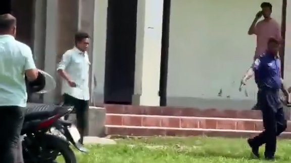 নকল সরবরাহে ছাত্রদল নেতা আটক, দায় নিল না বিএনপি