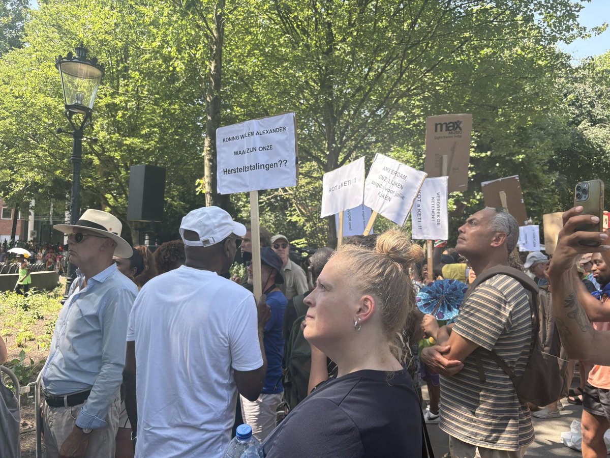 Een klein protest voor herstelbetalingen/herdenken Keti Koti #ketikoti