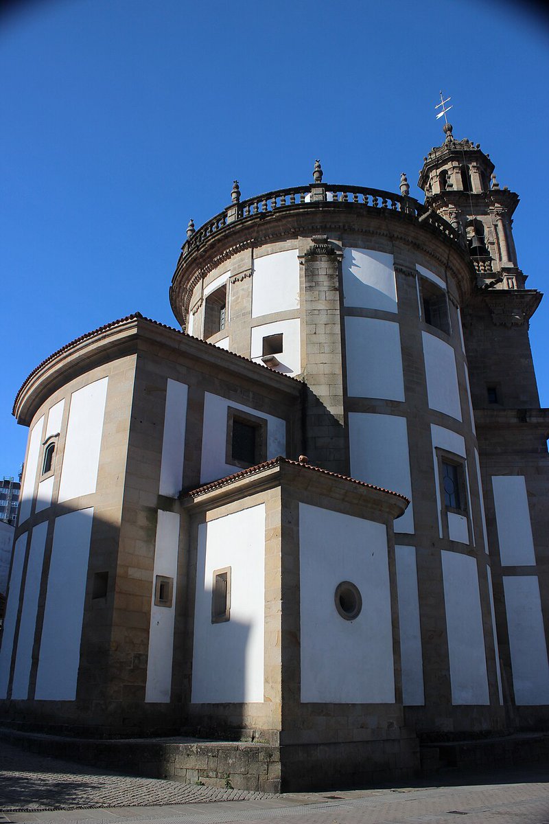 Educo_gratis's tweet image. Tanto la Virgen Peregrina como su Iglesia son hoy un símbolo de #Pontevedra 

Tienen su origen en una Virgen traída por peregrinos franceses del Camino de Santiago. En 1778 se inaugura la Iglesia de fachada barroca, mientras que la imagen actual data del s. XIX.