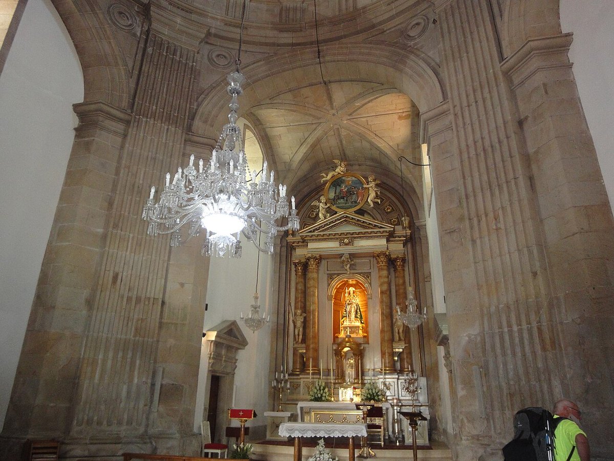 Educo_gratis's tweet image. Tanto la Virgen Peregrina como su Iglesia son hoy un símbolo de #Pontevedra 

Tienen su origen en una Virgen traída por peregrinos franceses del Camino de Santiago. En 1778 se inaugura la Iglesia de fachada barroca, mientras que la imagen actual data del s. XIX.