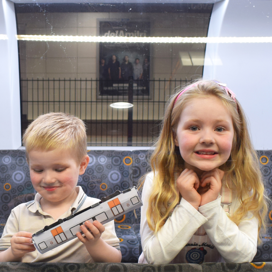 Looking to entertain the kids this summer holidays? 

Under 16s travel for FREE until 19th August on Subway, so why not explore some of Glasgow's best loved museums and fuel their knowledge this summer 🎨🏛️💭 

Find out more &gt; spt.co.uk/subwayexplorer…