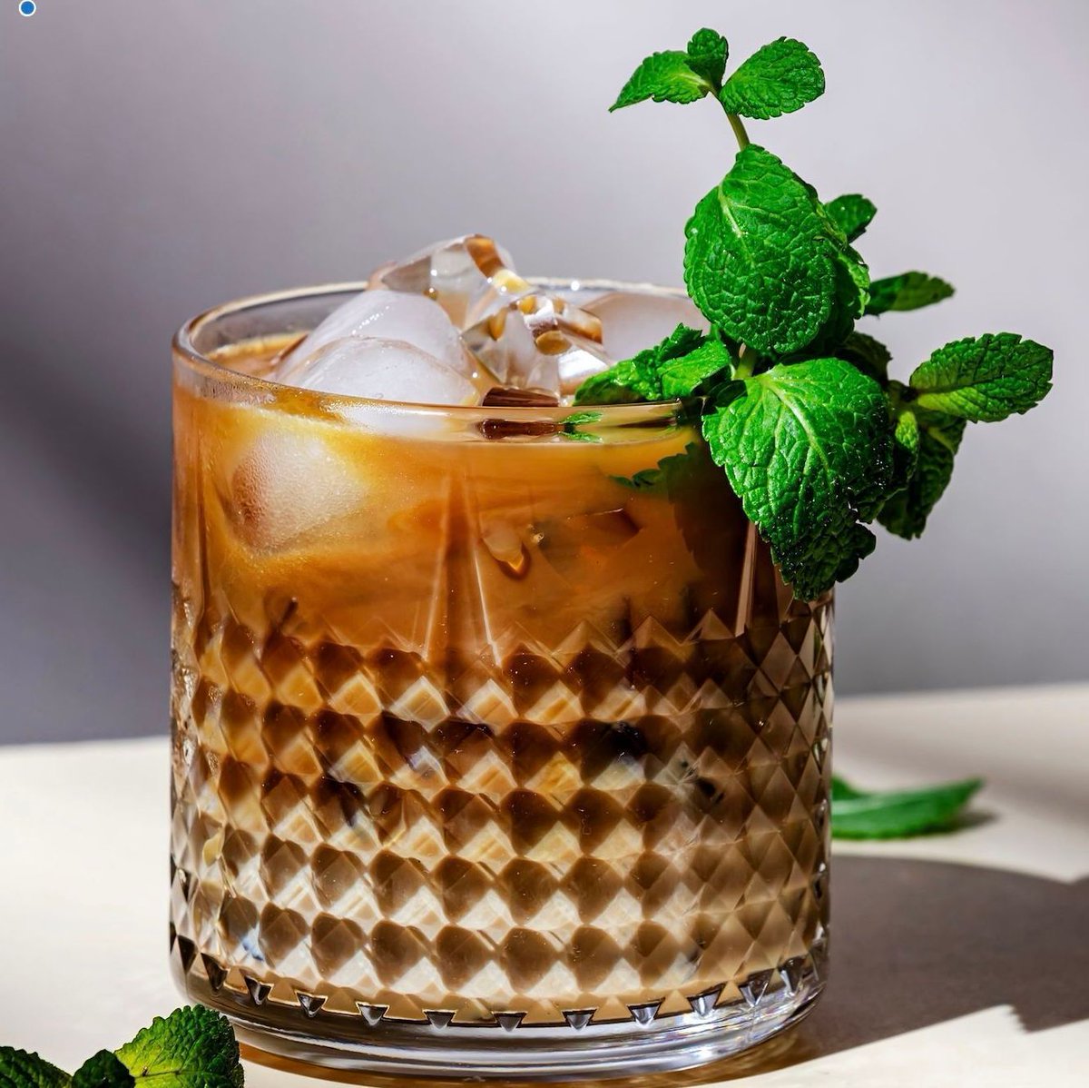 20% off all July! Iced Grasshopper Mocha Mint coffee. This sweet, clean, mint chocolate treat is delicious hot, iced, and cold-brewed. It also works great in coffee floats  buff.ly/EnGsztJ 

#thequeenbean #mintchocolatechip #coffee #coffeelover #sale