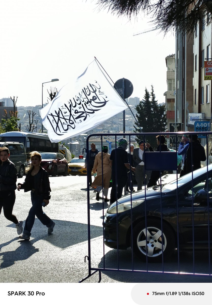 "Kalpler ancak Allah'ı zikretmekle huzur bulur."

> (Rad Suresi, 28)