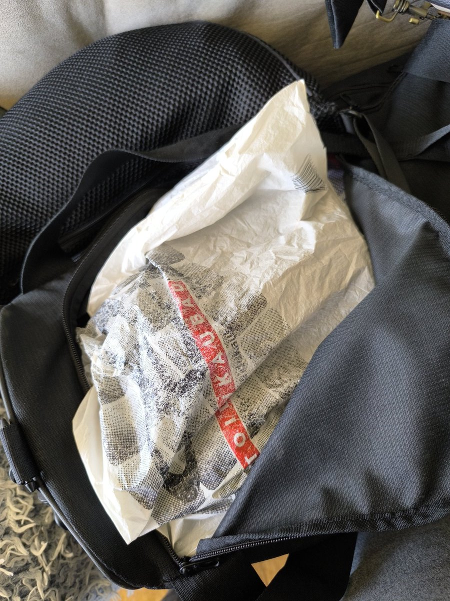 Teie lemmikkilekott on tagasi! Jooksutossud sisse ja Tallinna poole teele, #grossikott osaleb sel nädalal laulupeol!