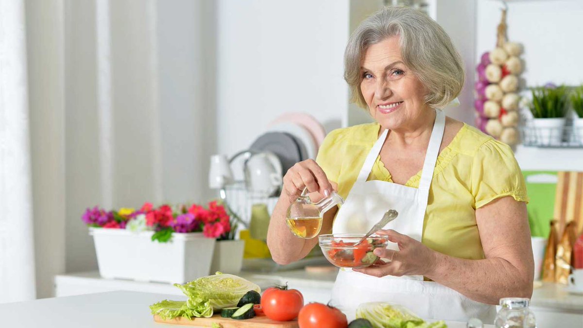 Menopause and Olive Oil: A Natural Remedy Backed by Science
Menopause can present a range of symptoms and challenges, prompting many women to seek effective remedies. Olive oil has emerged as a promising natural solution backed by scientific research.
oliveoilturkey.com/information/me…