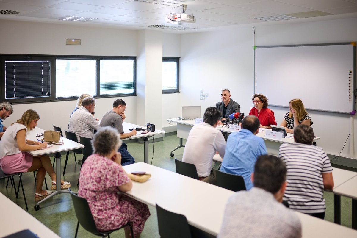 .<a href="/empleo_na/">Empleo - Lansare</a> y <a href="/AERinfoaer/">AER Empresa Ribera Navarra</a> colaboran para afrontar el proceso de recolocación de trabajadores de Nano Automotive

<a href="/DSociales_na/">Derechos Sociales Navarra / Eskubide Sozialak</a> 

<a href="/AERinfoaer/">AER Empresa Ribera Navarra</a>  ha recibido 128 ofertas de sus empresas asociadas 

📎navarra.es/es/-/nota-pren…