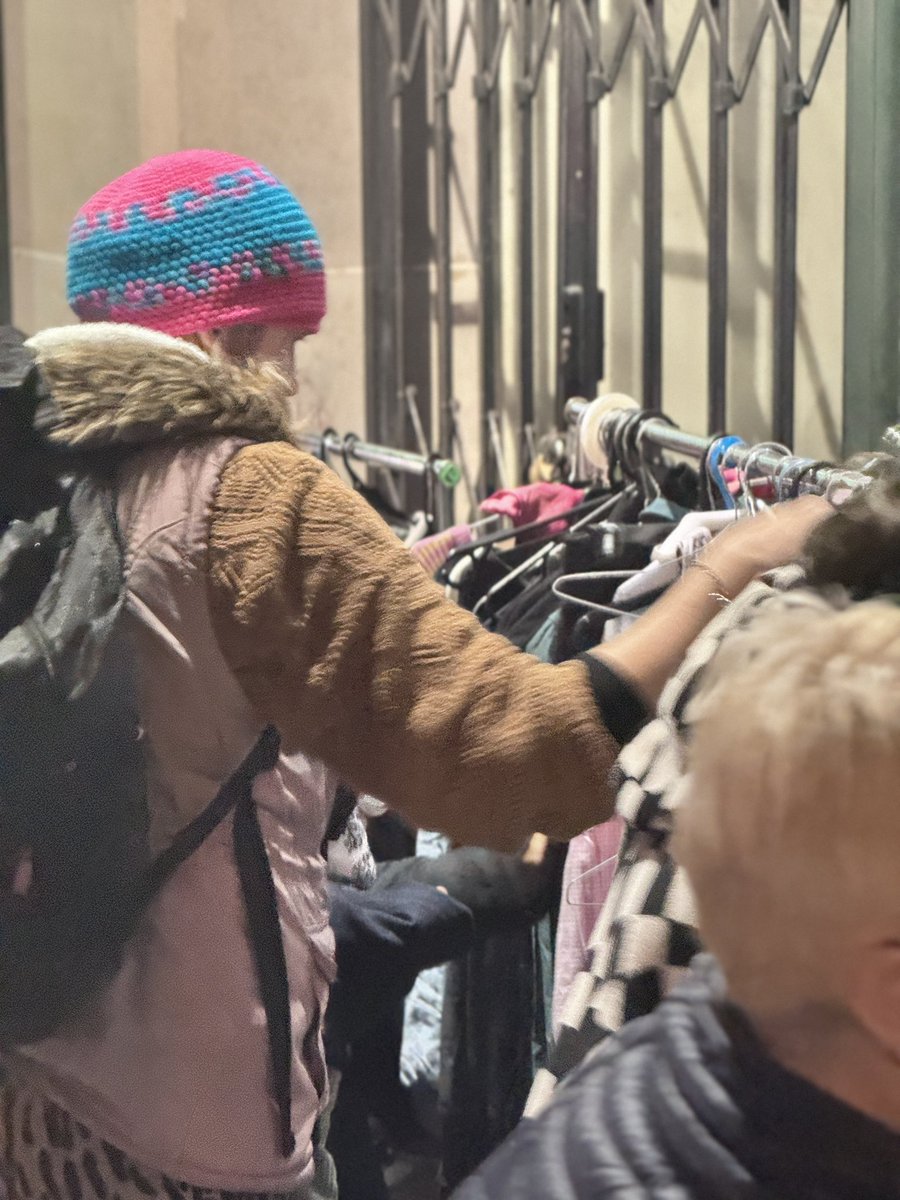 Chris Vagg (Pass it on Clothing) (@vaggchris) on Twitter photo Wet, windy, cold & v.busy tonight at Central.
We 🖤 getting out to outreach on night’s like this, as we know how much impact our clothing will have for our homeless friends throughout the night, next day & for days to come.
👉🏼 linktr.ee/passitonclothi…
<a href="/OStyle2/">Stylist/ Founder of Pass it On</a> <a href="/ReadingThePlay/">ReadingThePlay</a> Wet, windy, cold & v.busy tonight at Central.
We 🖤 getting out to outreach on night’s like this, as we know how much impact our clothing will have for our homeless friends throughout the night, next day & for days to come.
👉🏼 linktr.ee/passitonclothi…
<a href="/OStyle2/">Stylist/ Founder of Pass it On</a> <a href="/ReadingThePlay/">ReadingThePlay</a>