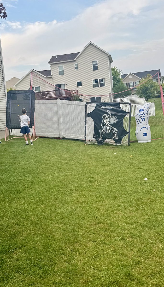 Day 1 of the Lax Rat wall ball challenge. Got this pic of a young rat doing work before 7am! Love it! Neighbors may feel  differently :)