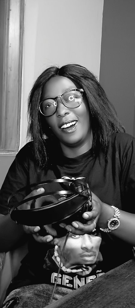 lbs89fm's tweet photo. #ZagiraProgram is on, fully packaged with lots of entertainment and fun.
All by @Jacquelineann77 ,aka Radio Empress,aka the ticha
Sponsored by
#TuskerLaga,
#Bond7
#GuinessSmooth
#CaptainMorgan https://t.co/aGERAnZRIs