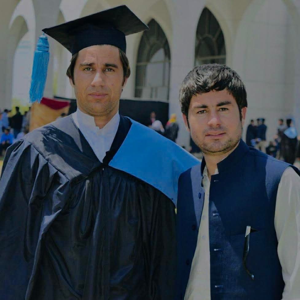 آج میرے عظیم بھائی، باجوڑ کے بہادر سپوت شہید ریحان زیب کا یومِ ولادت ہے۔
وہ صرف میرے نہیں، پوری قوم کے ہیرو تھے جنہوں نے اپنی جان دے کر باجوڑ کا سر فخر سے بلند کیا۔
آپ ہمیشہ ہمارے دلوں میں زندہ رہیں گے۔
سلام شہیدِ وطن! 🌹
#RehanZebShaheed #HeroOfBajaur