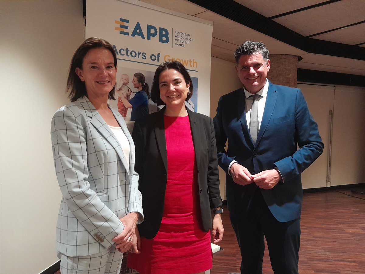 🗣El director adjunto de Relaciones Institucionales del IVF, José Pons, asiste a la Asamblea de la Asociación Europea de Banca Pública (EAPB) que se celebra en Barcelona. 

🫂La EAPB está formada por más de 9⃣0⃣ instituciones financieras de diversos países europeos.