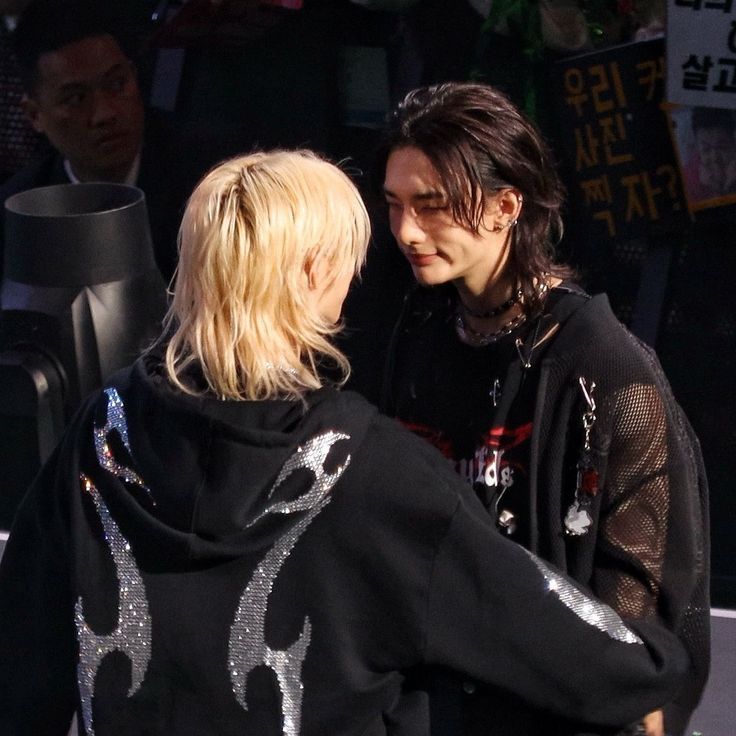 Hey friends! I’d love to connect with more #Hyunlix fans 🥹

Let’s follow each other!
I really love this unit 🖤
Big thanks if you repost this! <3