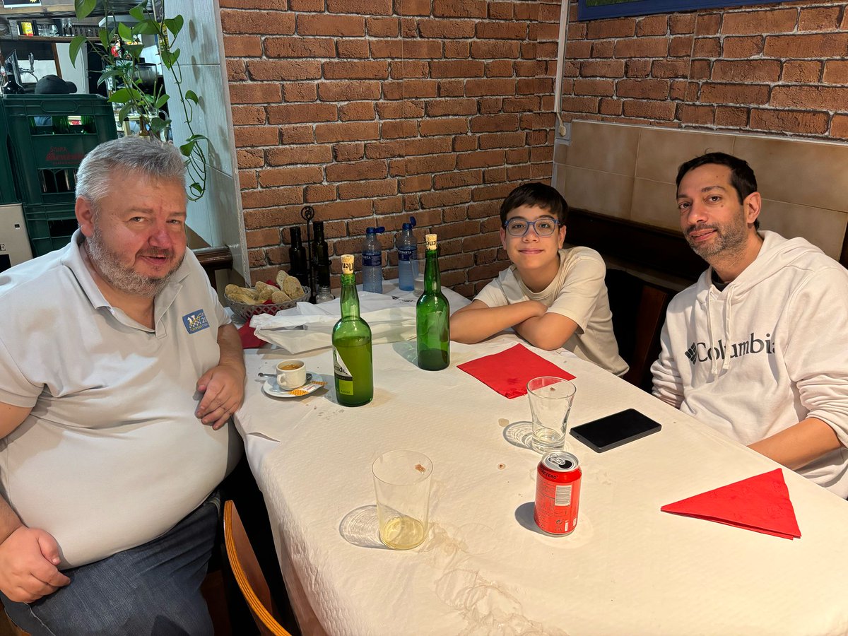 Ajedrez Gijón 64 (@gijon64oficial) on Twitter photo Disfrutando de la gastronomía asturiana <a href="/TurismoAsturias/">TurismoAsturias</a> con <a href="/FaustiOro/">Faustino Oro</a> antes de las simultáneas de hoy <a href="/AsturAjedrez/">AjedrezAstur</a> Disfrutando de la gastronomía asturiana <a href="/TurismoAsturias/">TurismoAsturias</a> con <a href="/FaustiOro/">Faustino Oro</a> antes de las simultáneas de hoy <a href="/AsturAjedrez/">AjedrezAstur</a>