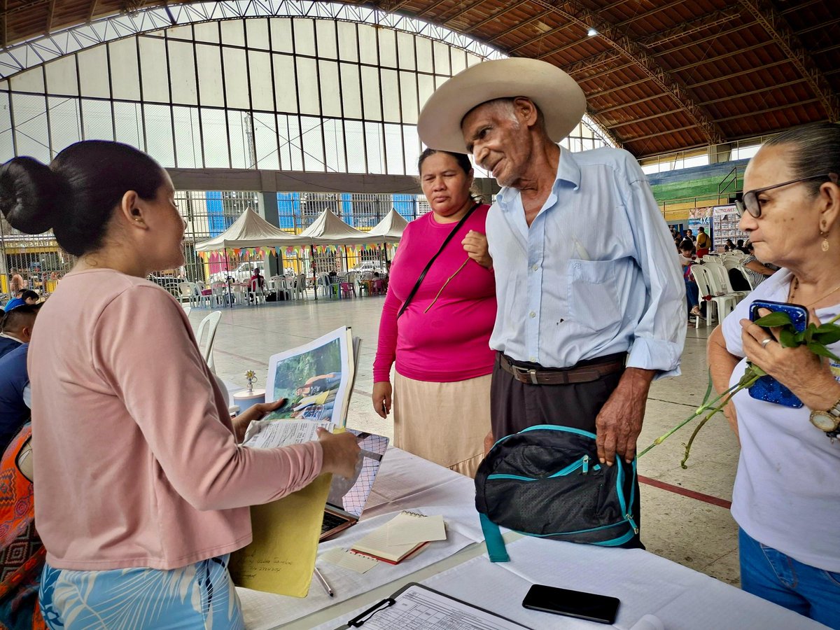dannavblanco's tweet photo. En el #Meta65Años celebramos que 12 municipios han sido beneficiados con jornadas de oferta institucional, fortaleciendo la asistencia, atención y reparación integral a la población víctima del Meta. 💚🤝 https://t.co/SMwrsq83sq