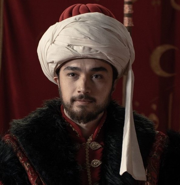 tiamocuna's tweet photo. İki farklı apayrı rolü bu kadar iyi oynaması.. Burak Dakak başka bir mevzu..🐣
#Prens • #AileSaadeti https://t.co/W6hEptnWj2