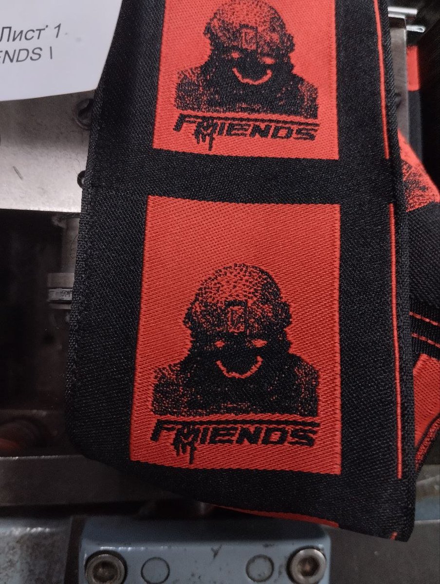jkwrldwd's tweet image. i lov clothing labels