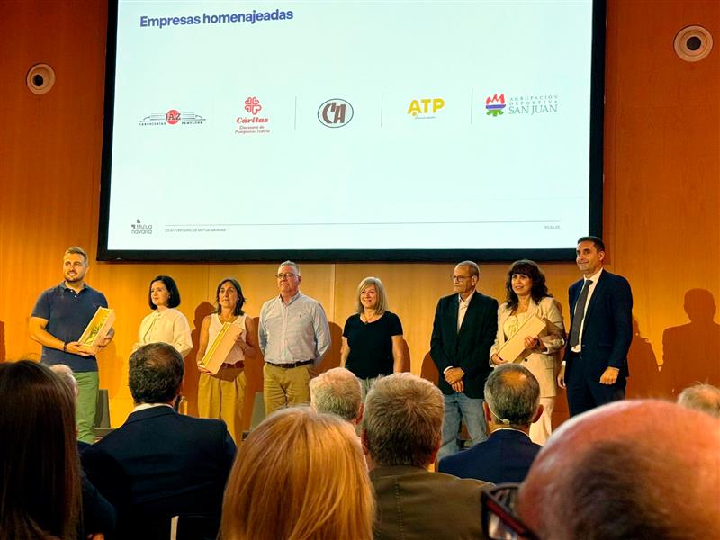 ATP iluminación (@atplighting) on Twitter photo ATP Iluminación, reconocida por Mutua Navarra en su 120 aniversario por más de 50 años de trayectoria.
Nuestra compañera Estela Campos (2ª por la derecha) representó a la empresa en el acto.
¡Gracias por este homenaje!
#ATPIluminación #MutuaNavarra #Innovación <a href="/mutuanavarra/">Mutua Navarra</a> ATP Iluminación, reconocida por Mutua Navarra en su 120 aniversario por más de 50 años de trayectoria.
Nuestra compañera Estela Campos (2ª por la derecha) representó a la empresa en el acto.
¡Gracias por este homenaje!
#ATPIluminación #MutuaNavarra #Innovación <a href="/mutuanavarra/">Mutua Navarra</a>