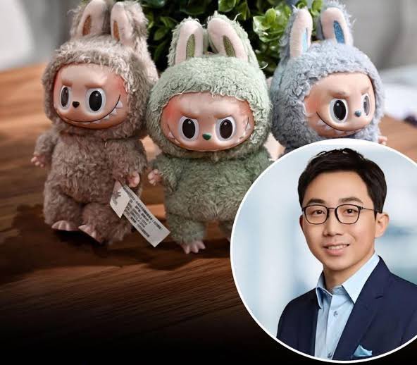 ูุงุฑุณ ุงูุนู
ุฑู (@fares_omarii) on Twitter photo ููู ุญููู ุดุงุจ ุตููู ุฏู
ูุฉ "ูุงุจูุจู" ุฅูู ุซุฑูุฉ 22.7 ู
ููุงุฑ ุฏููุงุฑุ ูุฃุตุจุญ ุฃุตุบุฑ ุดุฎุต ุจูู ุฃุบูู 10 ูู ุงูุตููุ
ูุตุฉ ุฎุฑุงููุฉ ูููููุง ุญููููุฉ. ุฏู
ูุฉ ุจุนููู ุญุฒููุฉ ูุจุฌุณู
ุฏุจ ุตุบูุฑ... ุชุญูููุช ุฅูู ุธุงูุฑุฉ ุนุงูู
ูุฉ ูุฅู
ุจุฑุงุทูุฑูุฉ ู
ุงููุฉ.
ุชุงุจุน ููู ุญููู ุดุงุจ ุตููู ุฏู
ูุฉ "ูุงุจูุจู" ุฅูู ุซุฑูุฉ 22.7 ู
ููุงุฑ ุฏููุงุฑุ ูุฃุตุจุญ ุฃุตุบุฑ ุดุฎุต ุจูู ุฃุบูู 10 ูู ุงูุตููุ
ูุตุฉ ุฎุฑุงููุฉ ูููููุง ุญููููุฉ. ุฏู
ูุฉ ุจุนููู ุญุฒููุฉ ูุจุฌุณู
ุฏุจ ุตุบูุฑ... ุชุญูููุช ุฅูู ุธุงูุฑุฉ ุนุงูู
ูุฉ ูุฅู
ุจุฑุงุทูุฑูุฉ ู
ุงููุฉ.
ุชุงุจุน