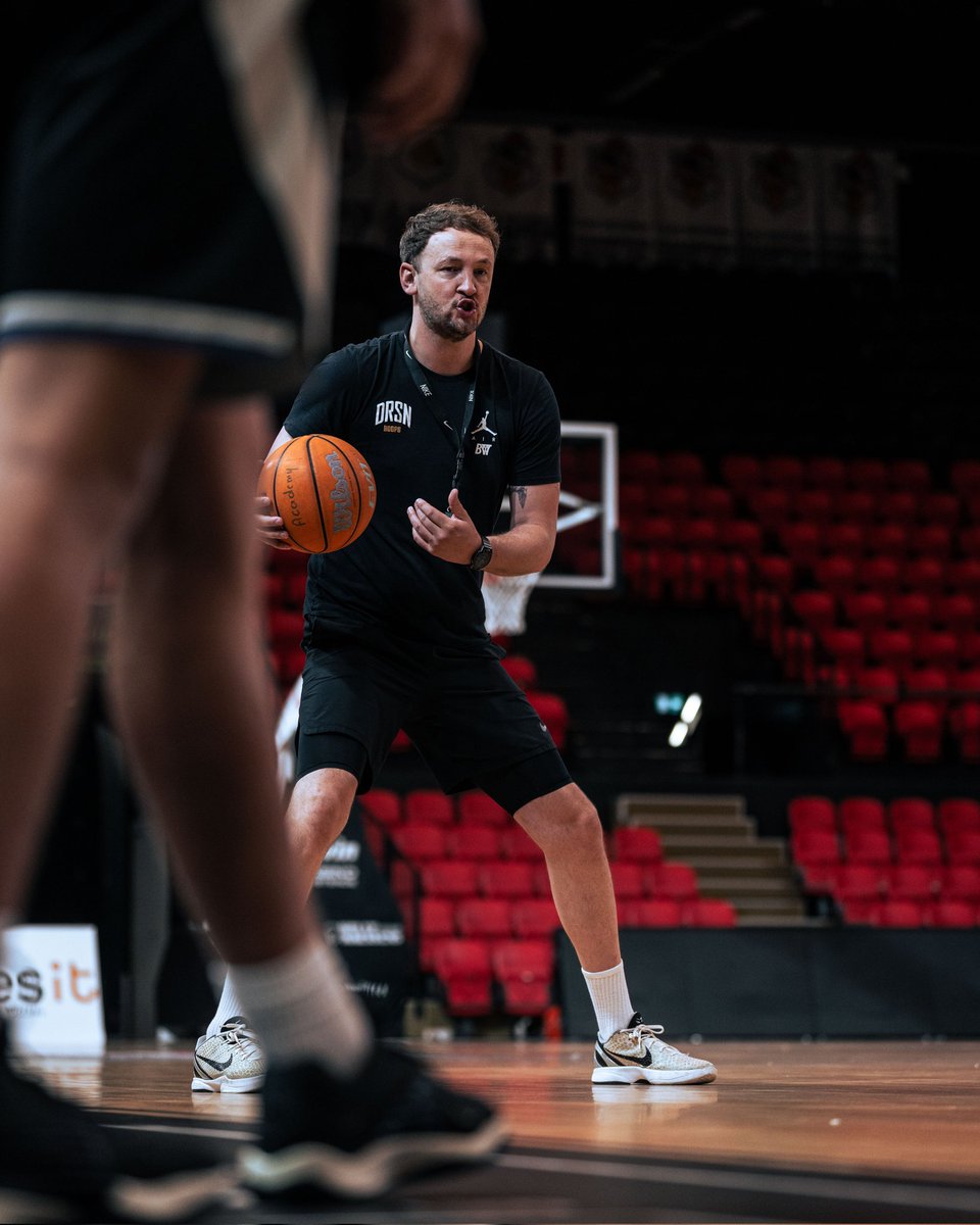 Thomas Dreesen tweet media