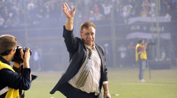 ¡FELIZ CUMPLEAÑOS LEYENDA!

Como futbolista, el más ganador de la historia del club, como DT nos hizo soñar con la cuarta.

Don Ever Hugo Almeida, Ídolo eterno del Club Olimpia.