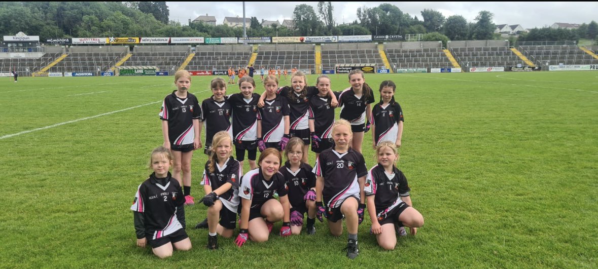 Our u8 and u10 girls played at half time of the Cavan v Westmeath All Ireland Quarter Final Championship in Breffni over the weekend.

They played against Cavan Gaels. Well done girls great to get a day out in Breffni, setting up for the future🖤🤍💪