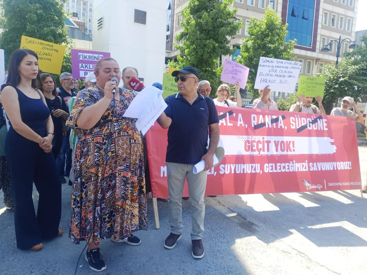 İstanbul'un suyuna, havasına, doğasına, geleceğine; mahallelerine sahip çıkanlar var!

İstanbul'un farklı mahallelerindeki Barınma Hakkı Meclisleri bugün bir araya gelerek Kanal İstanbul için hazırlanan Sazlıbosna imar planlarına itiraz etti.