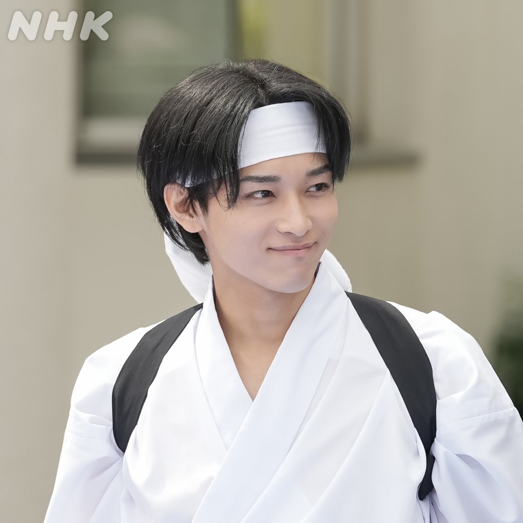 松本怜生(まつもとれお)さん。2000年4月生まれ。174cm。2021年から活動