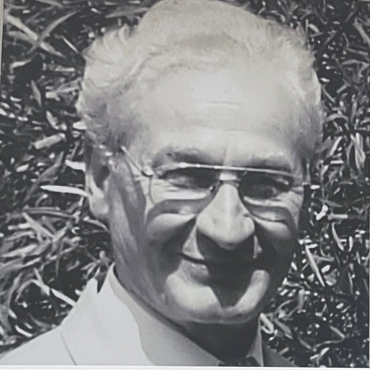zbjstw's tweet image. me beloved grandpa who gave me my beautiful jew nose