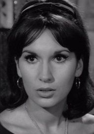 TalkingPicsTV's tweet image. #WilliamRussell and #YvonneRomain guest star in EDGAR WALLACE: RETURN TO SENDER (1963) mystery thriller tonight at 5:20pm #TPTVsubtitles