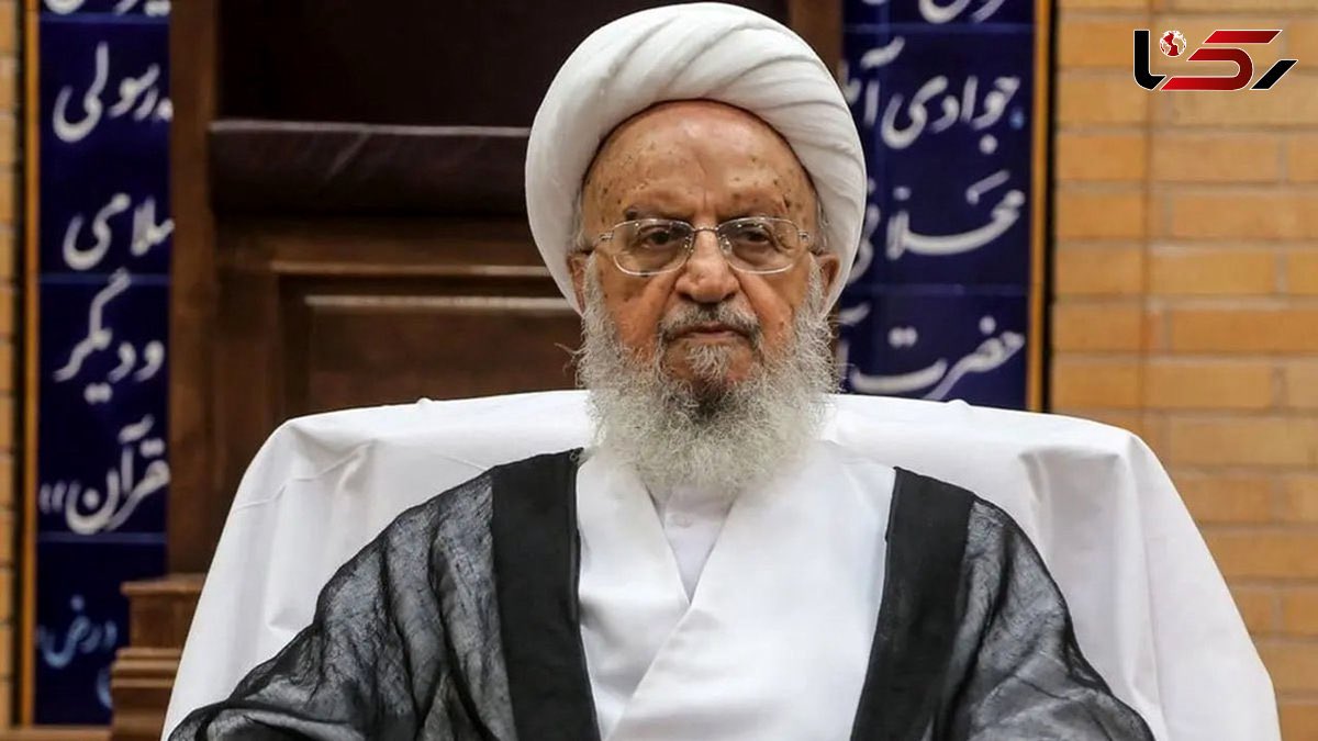 SafaiDarya's tweet image. The regime in Iran is now commanding Muslims all over the world to murder president Trump and Netanyahu.
The highest religious authority in Shia islam, Makarem Shirazi, has labeled them as "mohareb" (enemies of God) and has issued a fatwa.
Fatwas are valid forever.
Is this…