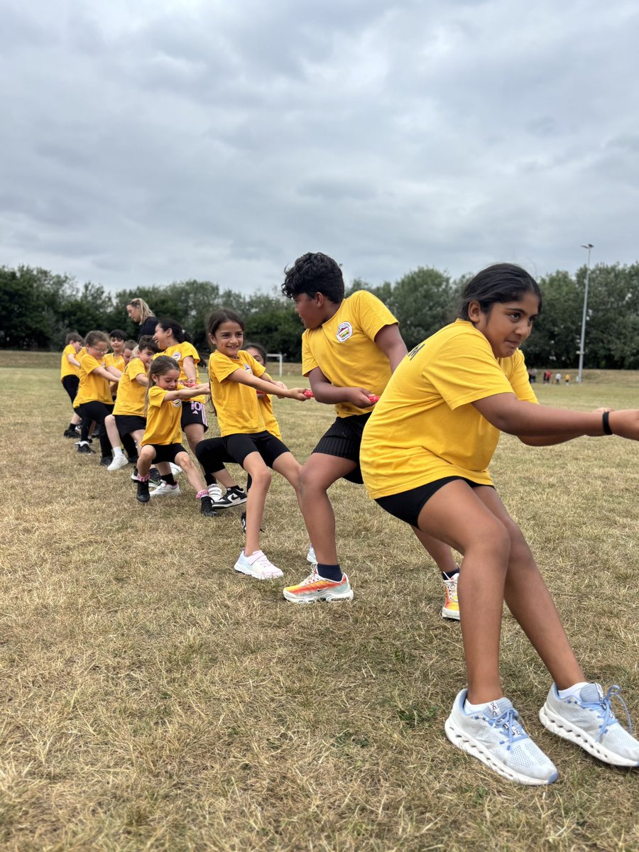 Is anyone tough enough to beat our Y3’s in a Tug of War? 💪🏼