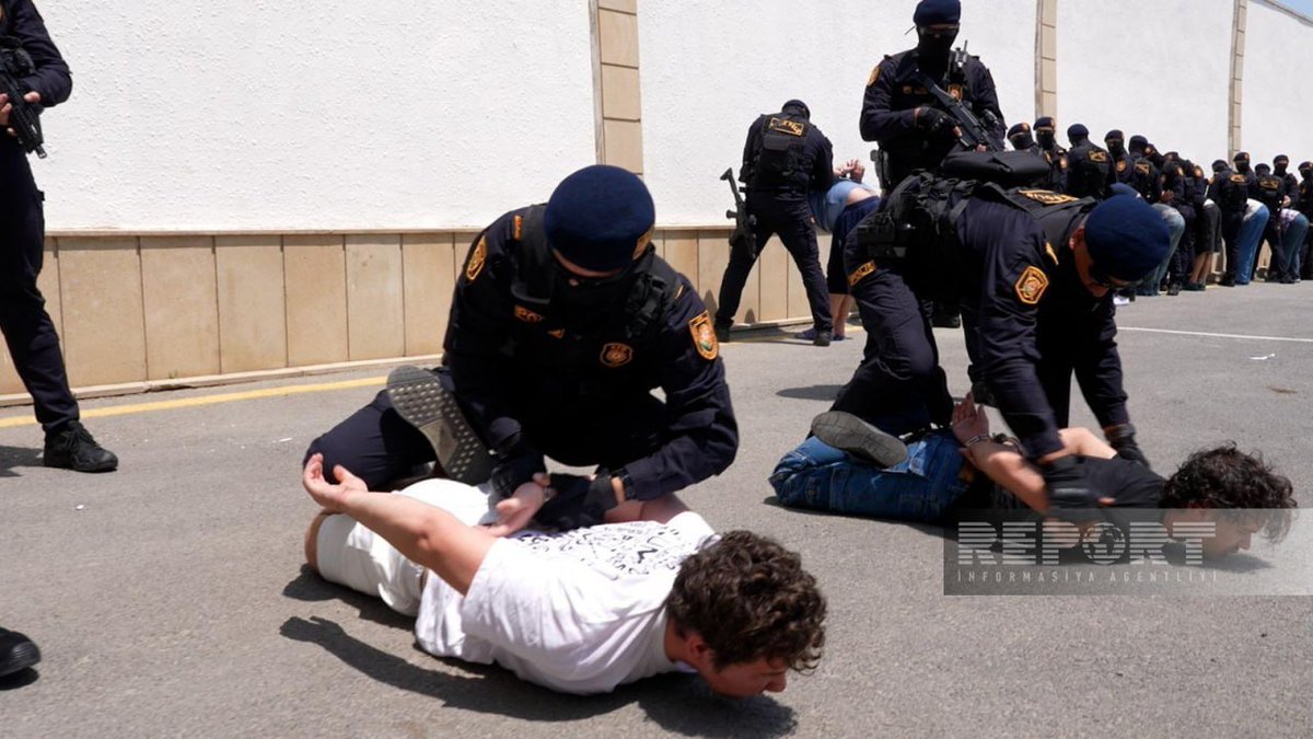 fuadshahbazov's tweet image. ⚡️In my previous posts, I suggested that the current #RUS #AZE tensions will grow steadily and significantly. Today, dozens #Russian citizens were demonstratively detained by Azeri police forces, while some media reports that additional secret materials regarding the #AZAL…